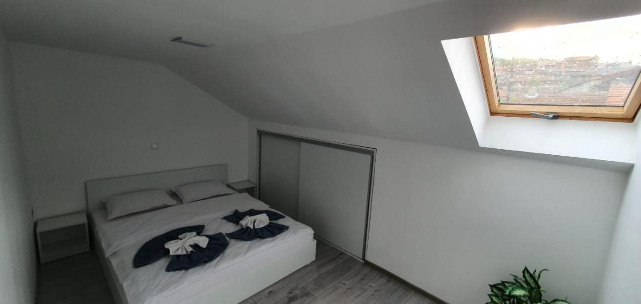 Apartament La Sika Orsova Ngoại thất bức ảnh