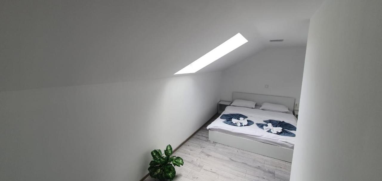 Apartament La Sika Orsova Ngoại thất bức ảnh