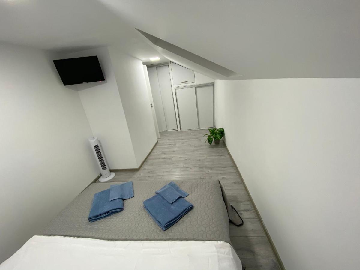 Apartament La Sika Orsova Ngoại thất bức ảnh