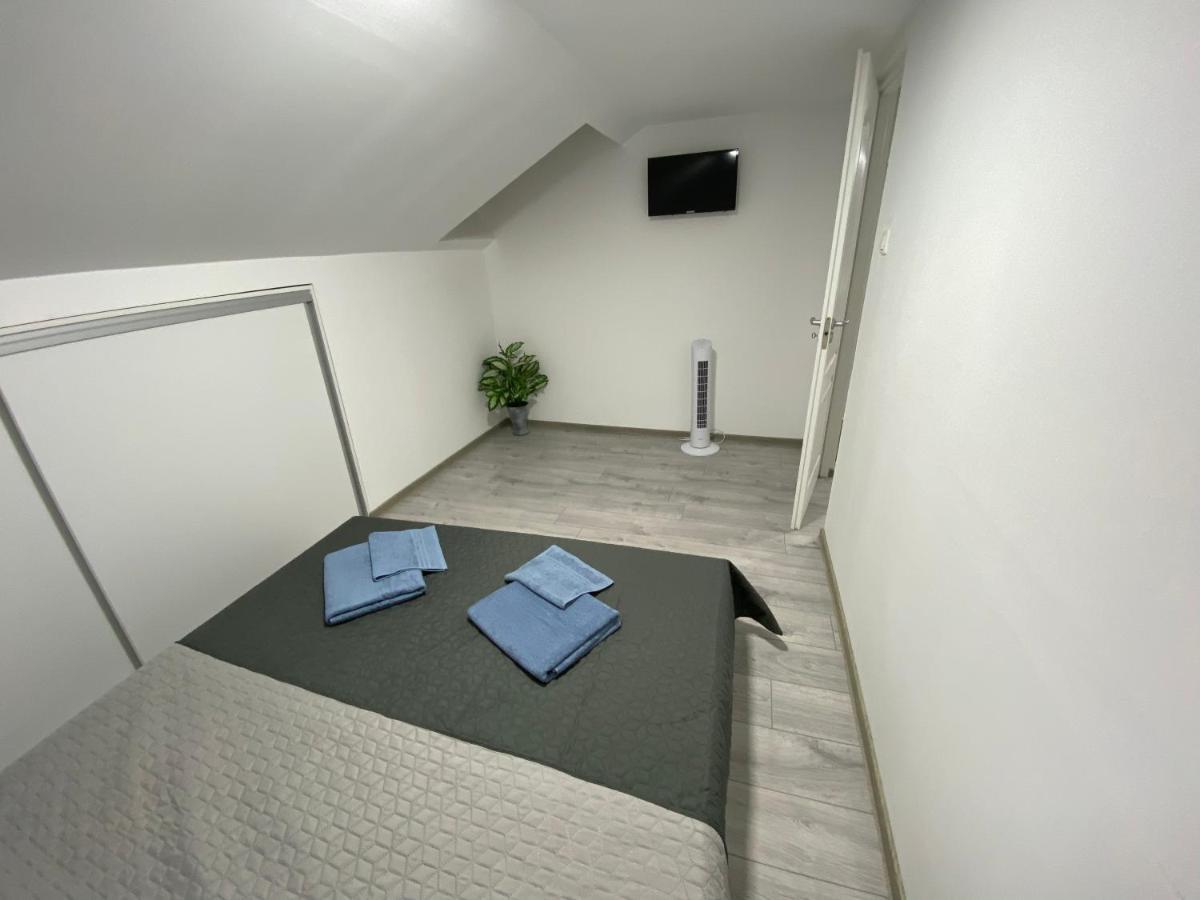 Apartament La Sika Orsova Ngoại thất bức ảnh